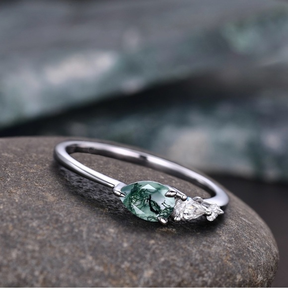 Etsy Moss Agate Ring, Pear Cut w 3 Gemstones, 925 Sterling Silver, Size 4 1/2 - Picture 4 of 7